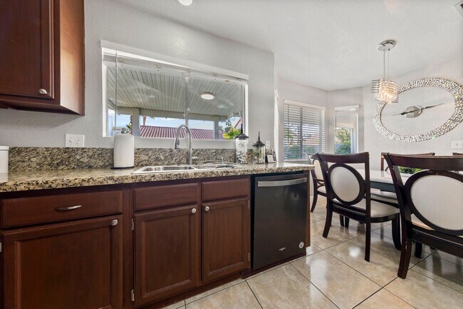Building Photo - Fully furnished gorgeous Silverado Ranch home!