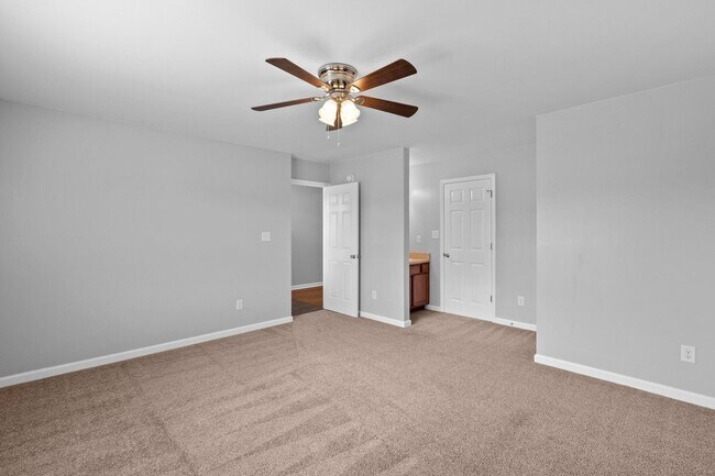 Building Photo - Ranch with fenced yard in Swansboro HS Dis...