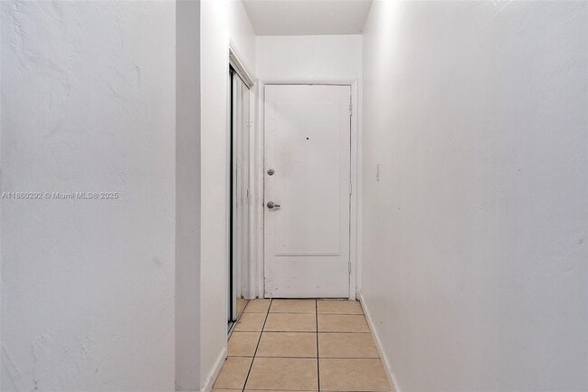 Building Photo - 318 Majorca Ave