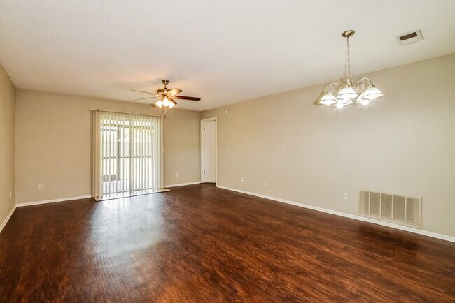 Building Photo - 1061 Portsmouth Ln