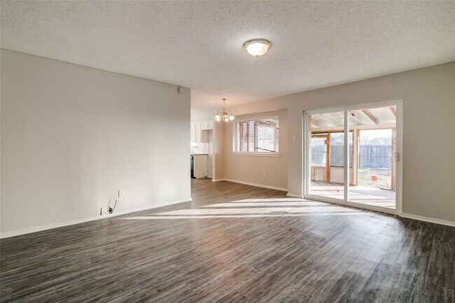 Building Photo - 507 Hilltop Ln