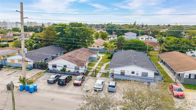 Building Photo - 4120 SW 19th St