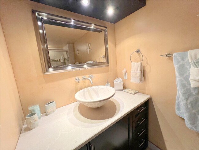 Building Photo - 3400 Galt Ocean Dr