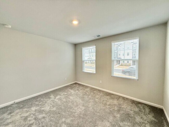 Building Photo - 1775 Night Sky Trl