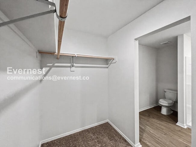 Building Photo - 440 Moonlight Cove