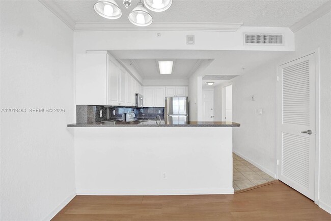 Building Photo - 2501 S Ocean Dr