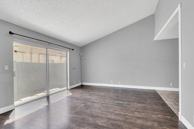 Building Photo - 8022 N 32nd Dr