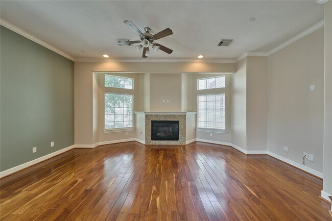 Building Photo - 2526 Bevis St