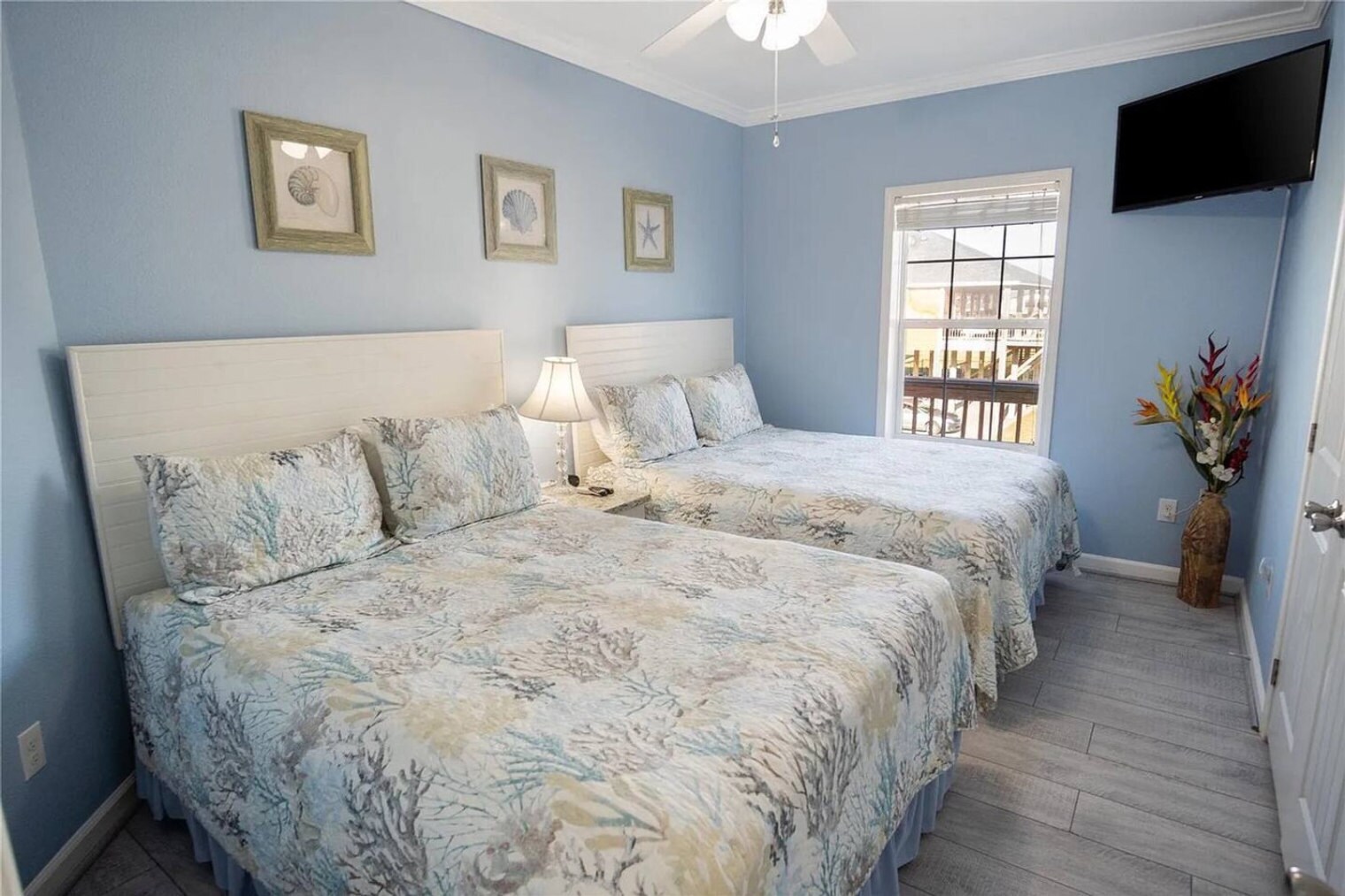 Building Photo - 975 Dolly St