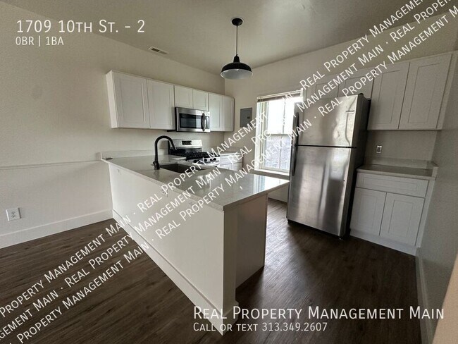 Building Photo - 1709 10th St