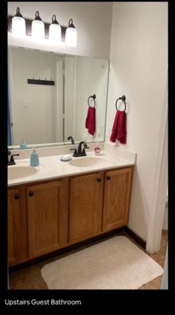 Building Photo - 6 Bedroom, 3 Bathroom Home located in NW a...
