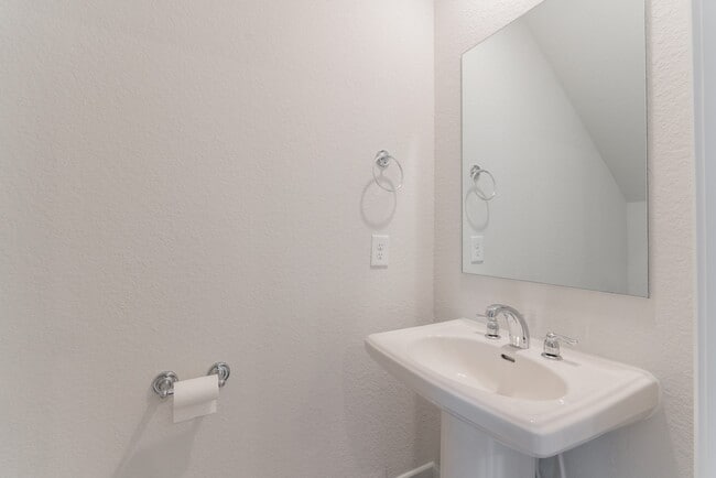 Building Photo - 146 Renodes Garden Ln