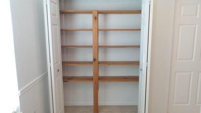 Building Photo - 651 Carol Ann Dr