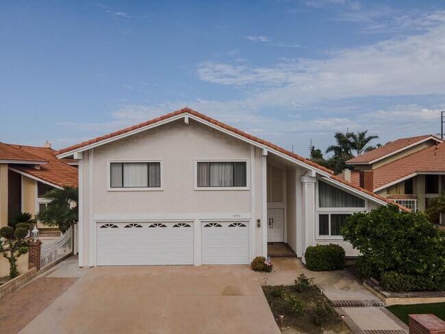 Building Photo - Fountain Valley Family home