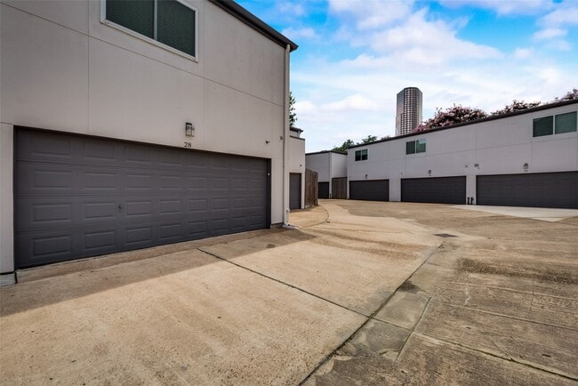 Building Photo - 1300 Augusta Dr