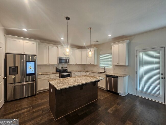 Building Photo - 16 Saint Georges Pl