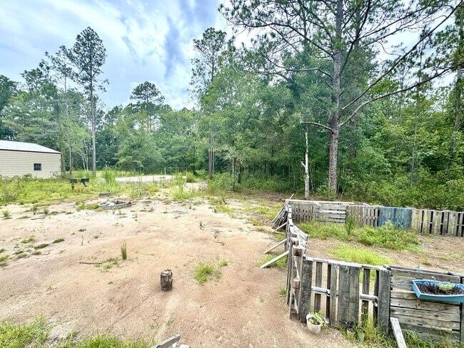 Building Photo - Huge 5 Bedroom 3 Bathroom Hastings Home Lo...