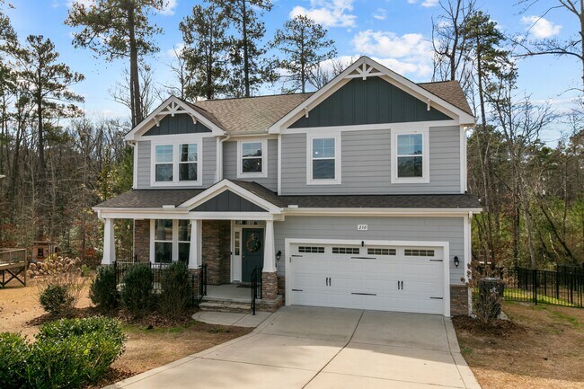 Building Photo - 230 Parrish Ln