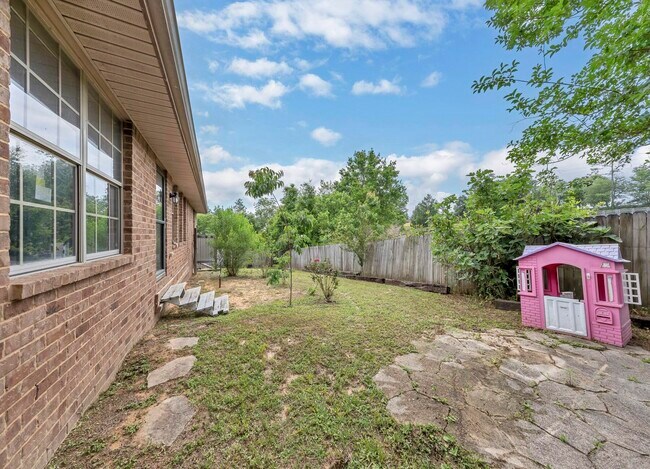 Building Photo - 131 Bronze Cir