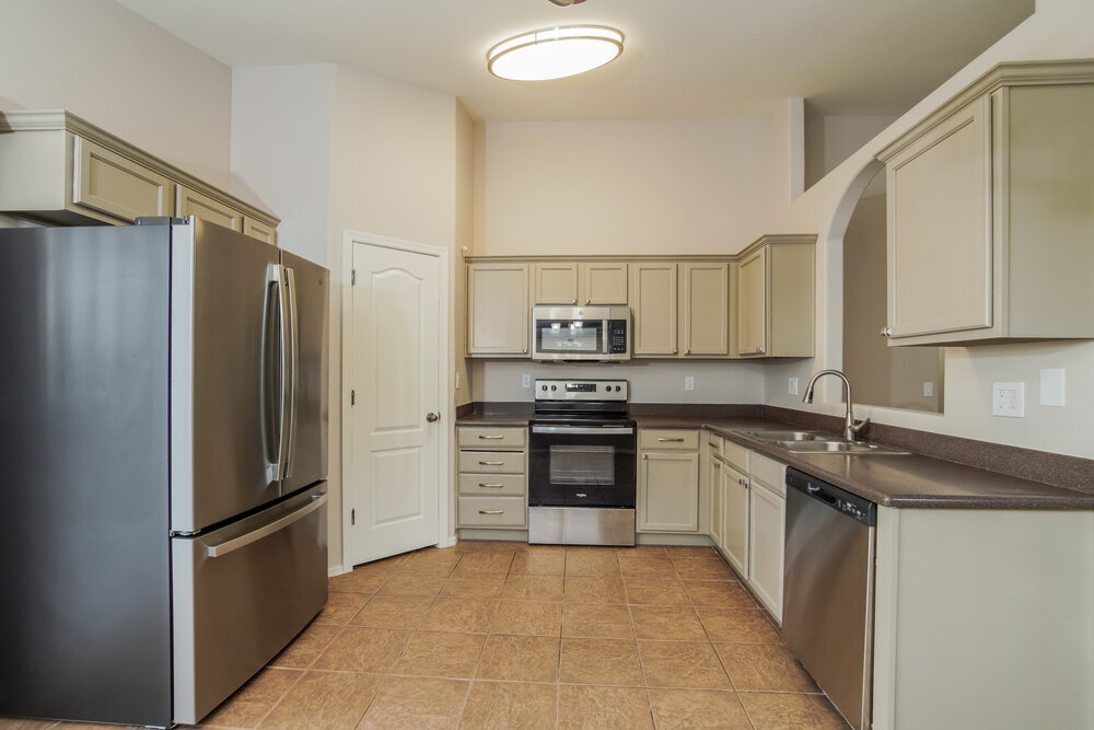 Building Photo - 25279 W Parkside Ln S