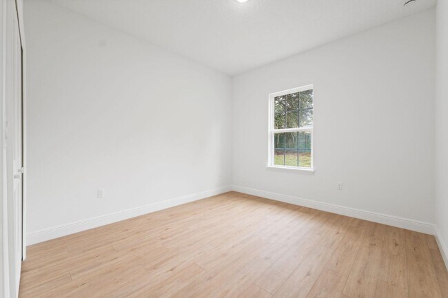 Building Photo - 6067 SW 155th St Rd