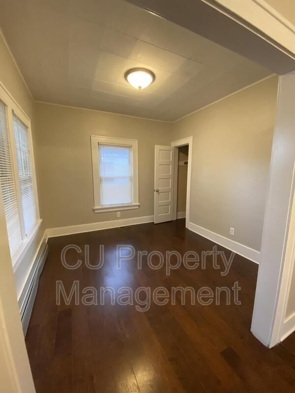 Building Photo - 508 N Fair St