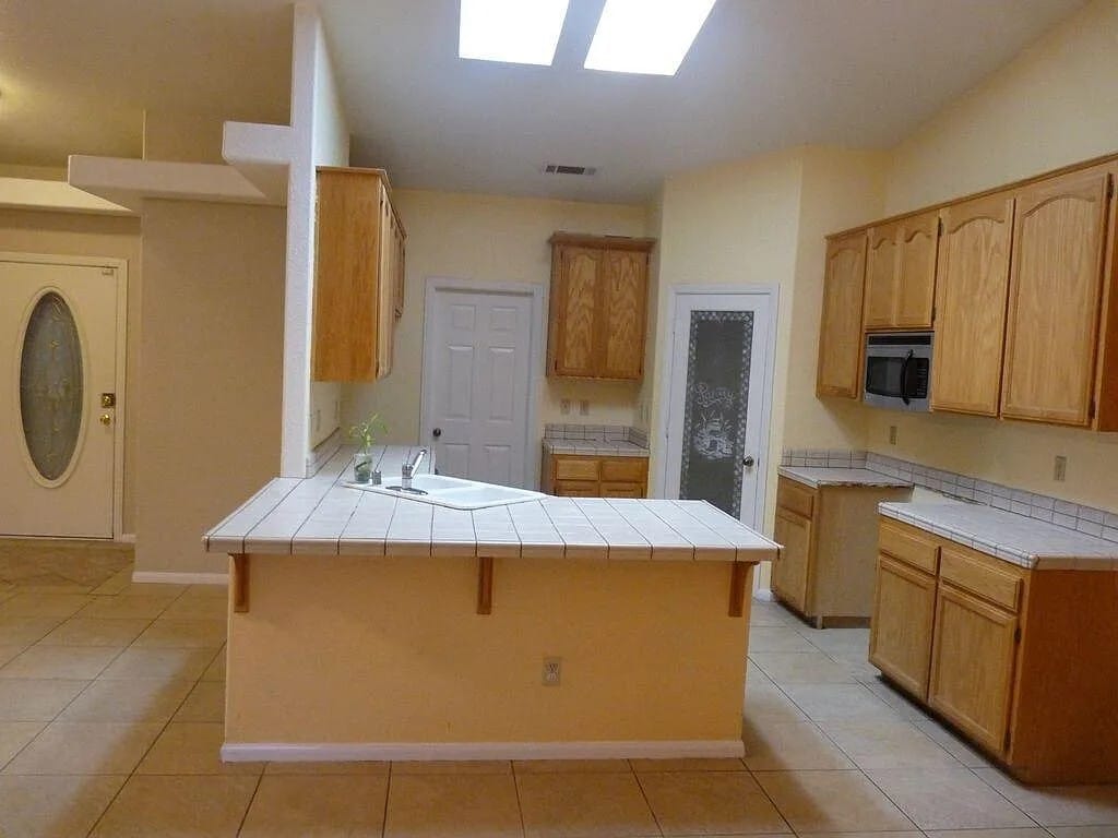 Building Photo - 16420 Los Cedros Rd