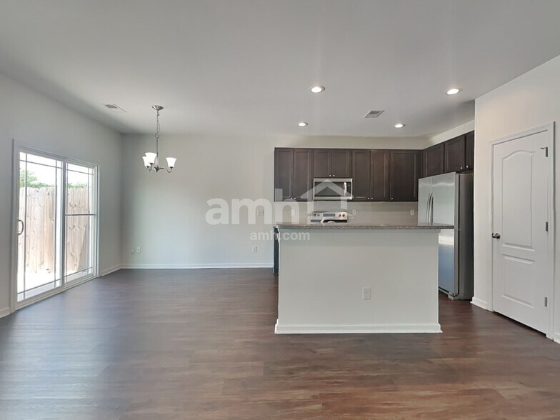 Building Photo - 137 Caledonia Dr