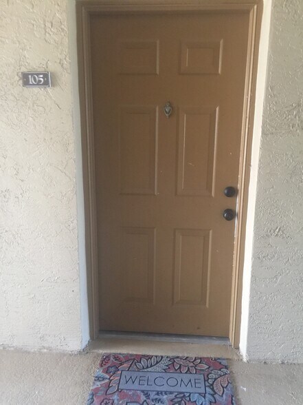 CONVENIENT FIRST FLOOR - 201 SW 116th Ave