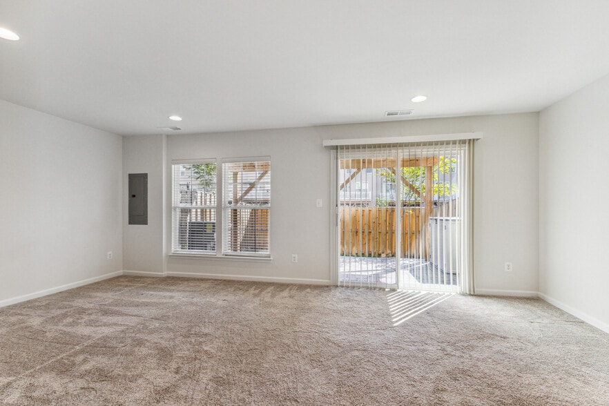 Rec room 3 - 9093 Connor House Rd