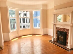Building Photo - Top Floor Huge 4BR Flat, In Unit Laundry i...