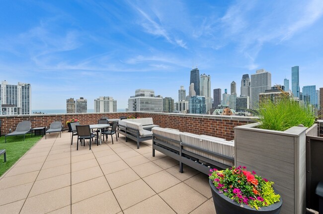 Building Photo - 1250 N Dearborn St