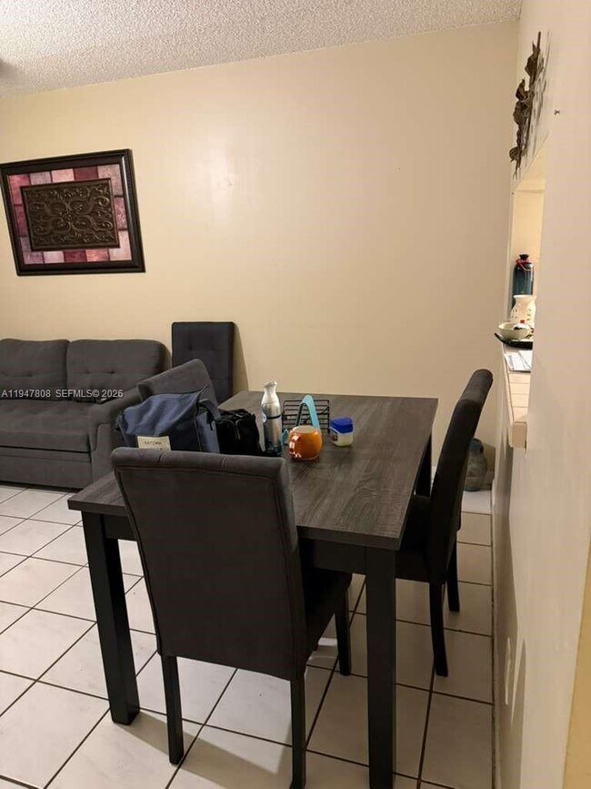 Building Photo - 6031 Shaker Wood Cir