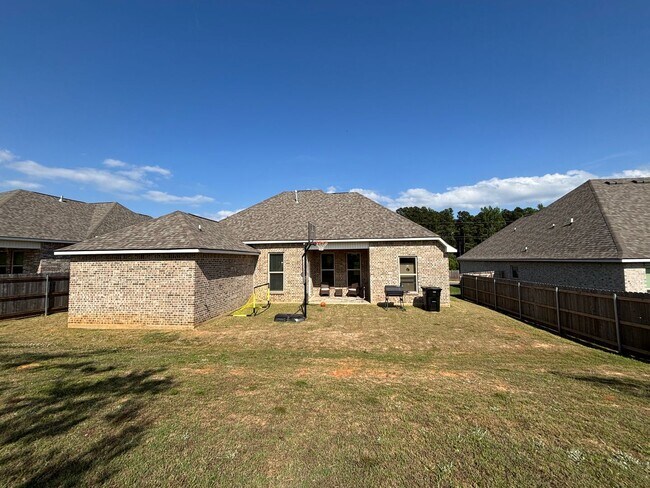 Building Photo - Gorgeous 3 Bedroom Home in Princeton - Only 3 Years Old!