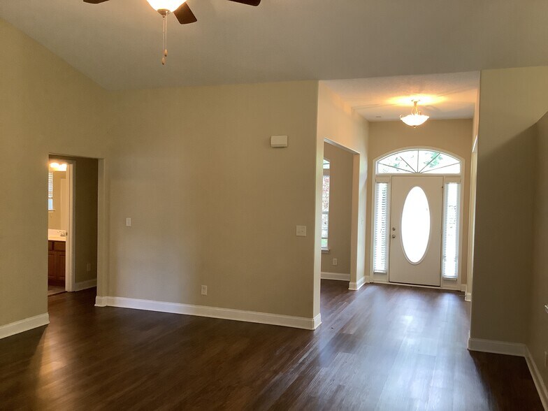 Building Photo - 7194 Caley Ln