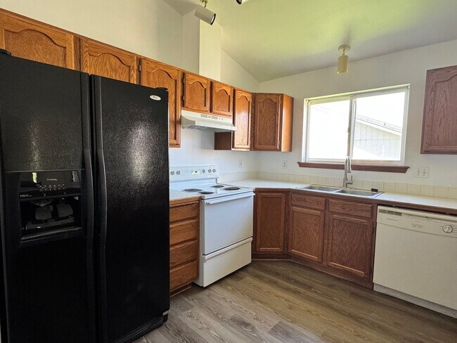 Building Photo - 4957 Pear Butte Dr