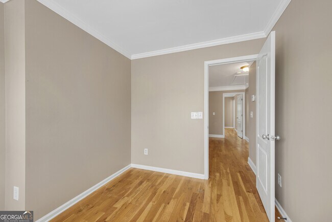 Building Photo - 3194 Cedar Glade Ln NE