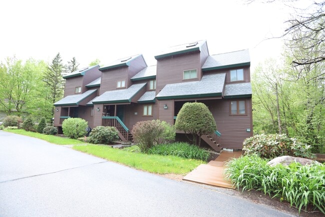 Primary Photo - 1 Mountain Brook Way
