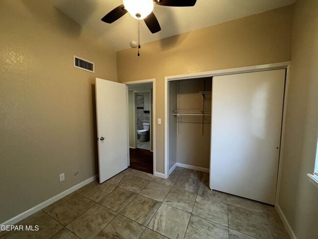 Building Photo - 8700 Lakehurst Rd