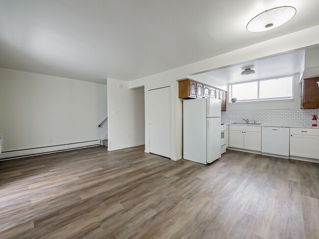 Building Photo - Easy Living in White Lake – 1 Bed with Smart Layout!