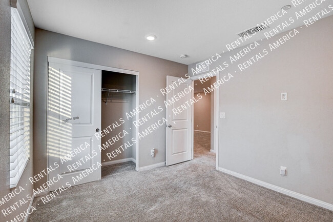 Building Photo - 6820 Calvitero St