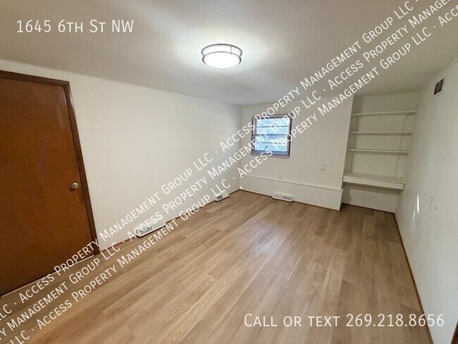 Building Photo - 1645 6th St NW