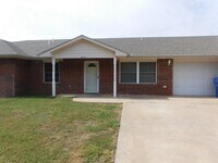 Building Photo - 407 S 2nd St