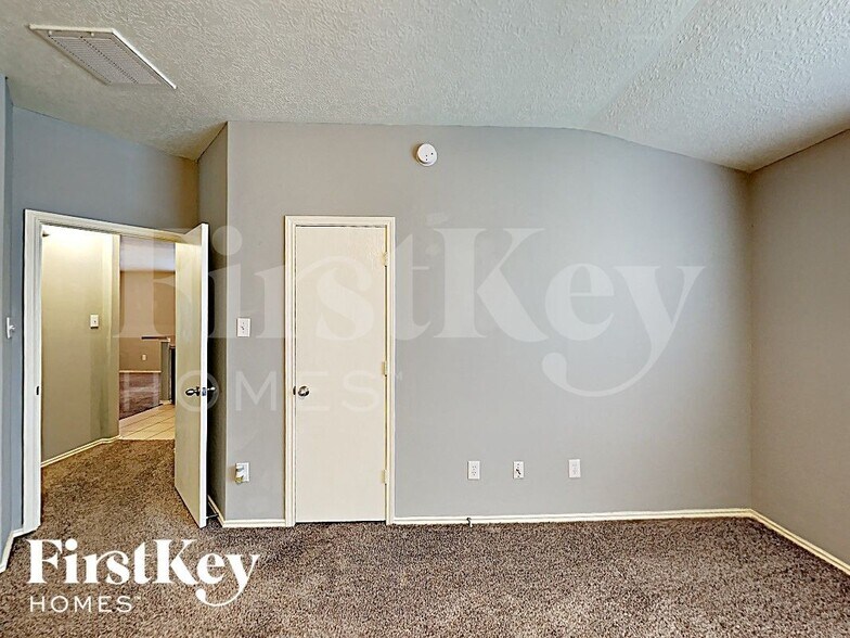 Building Photo - 20735 Dewberry Creek Ln