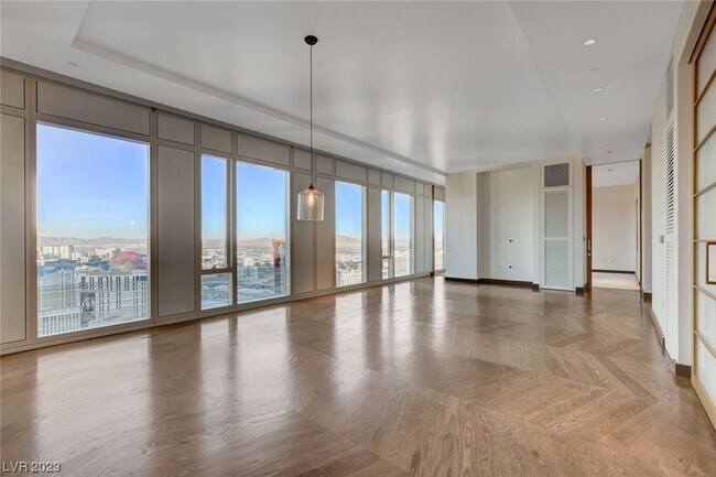 Building Photo - 3750 Las Vegas Blvd S