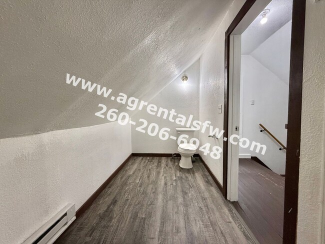 Building Photo - 4 Bedroom House- (Section 8 OK!)