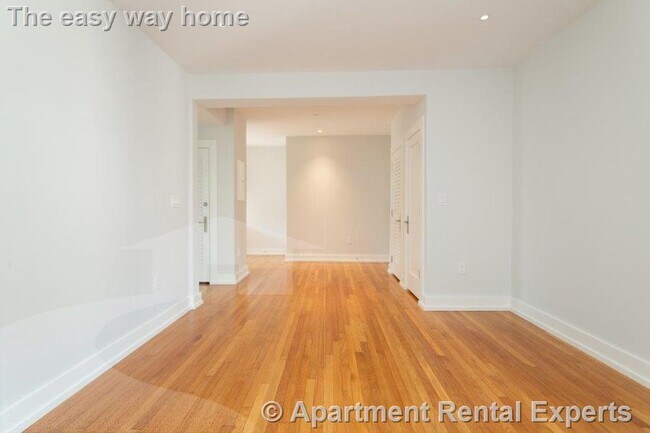 Building Photo - 19 Forest St