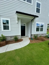 Building Photo - Beautiful 4BR/3BA Townhouse in Griffith Lakes