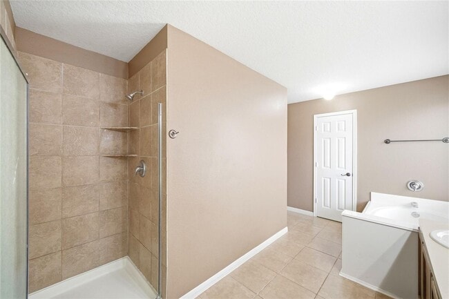 Building Photo - 727 Cypresswood Ridge