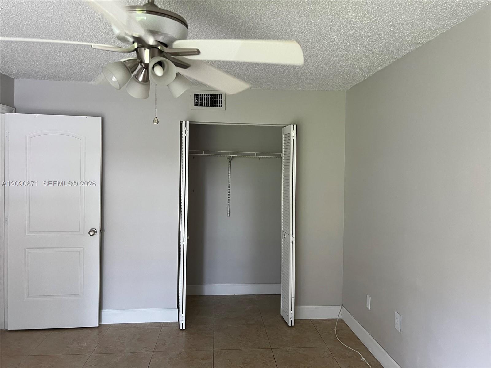 Building Photo - 7200 Fairway Dr
